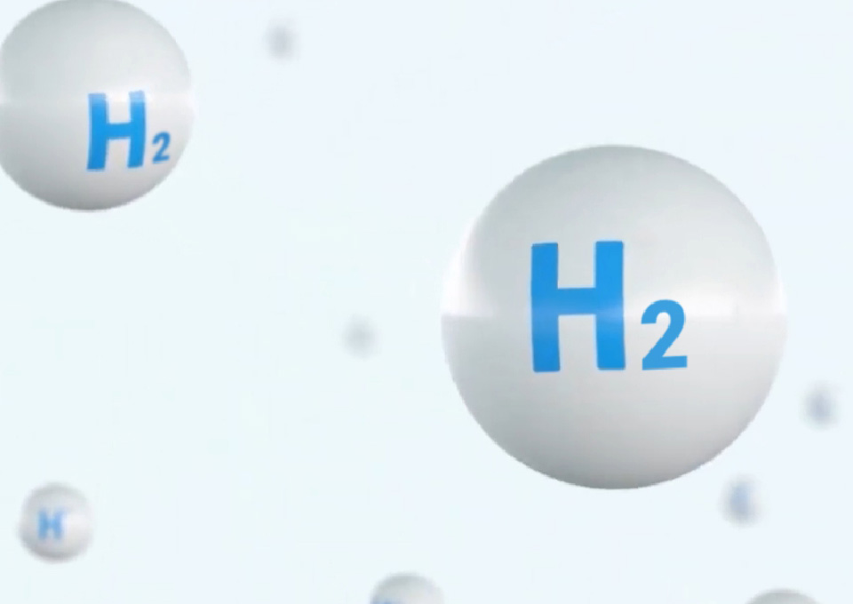 究極のクリーンエネルギー「水素」を燃料に使用。静かで快適な乗り心地を実現